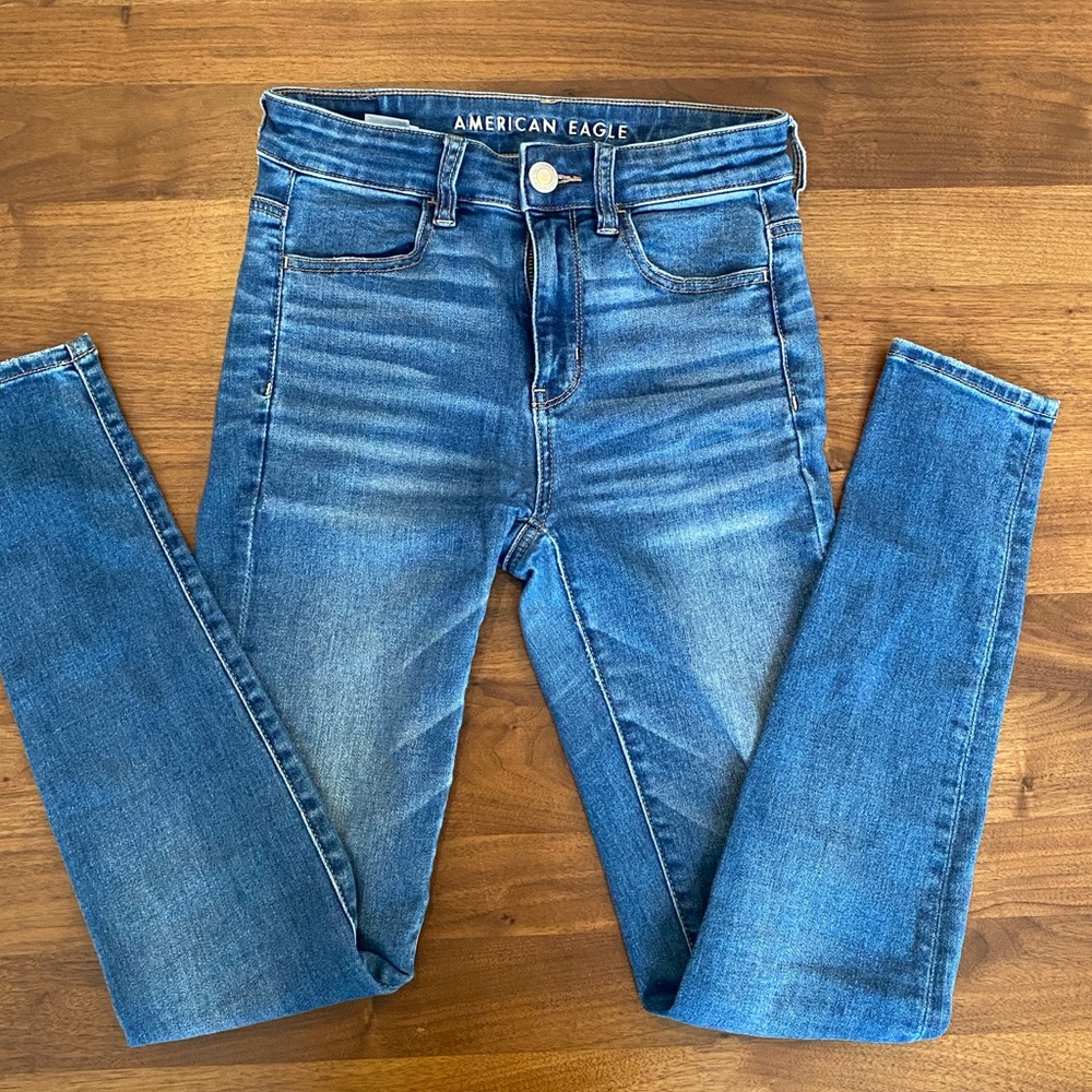 Medium Blue Wash American Eagle Jeans